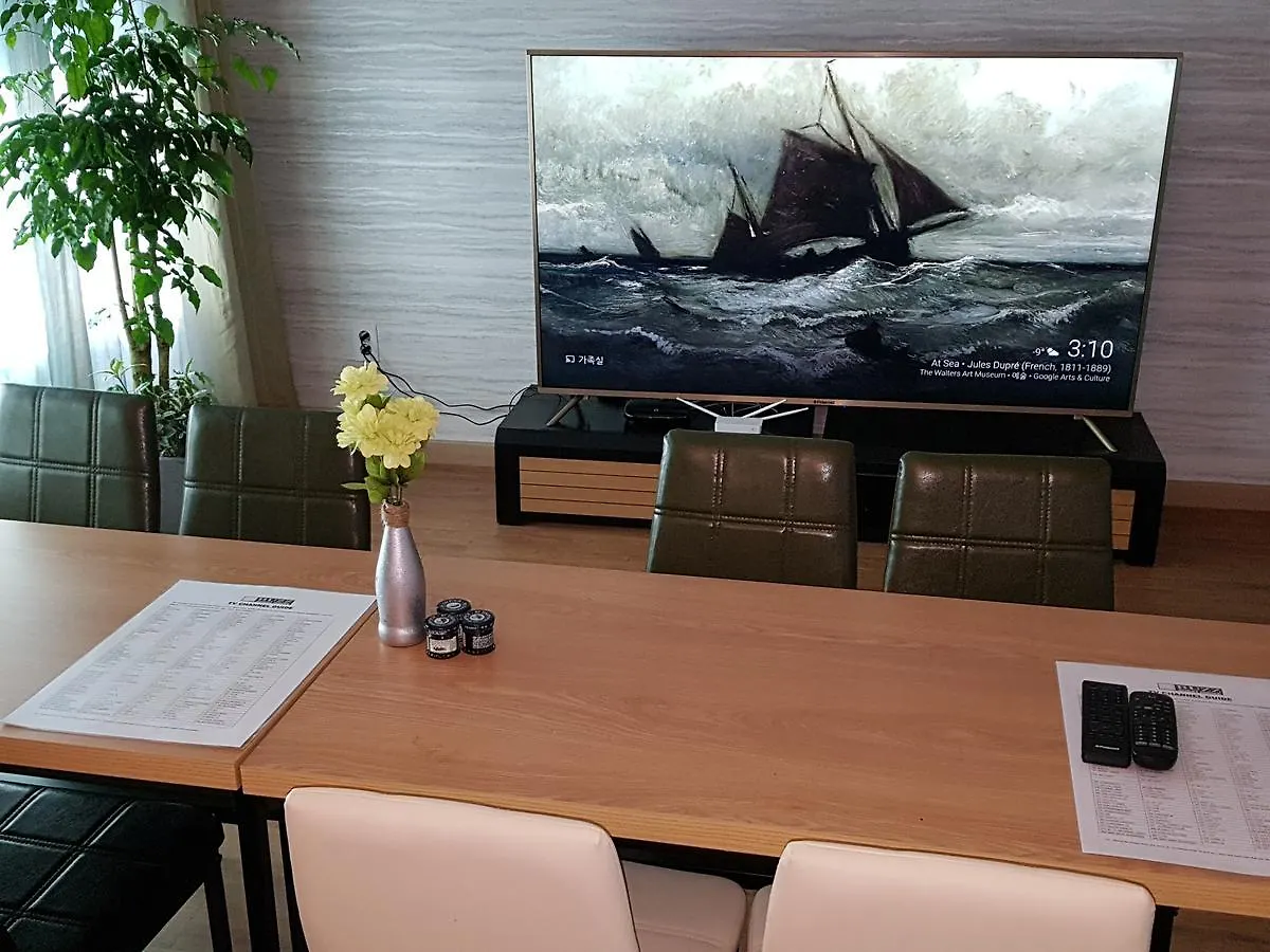 Buzz Guesthouse Inchon