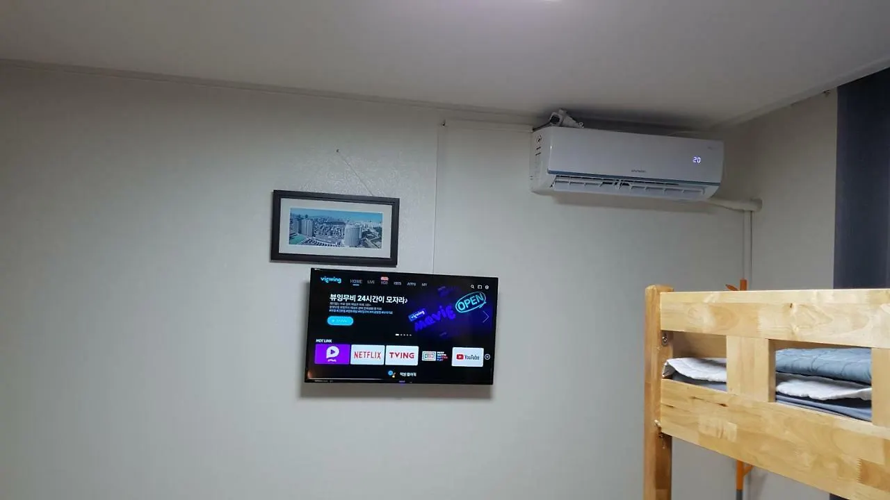 Buzz Guesthouse Inchon