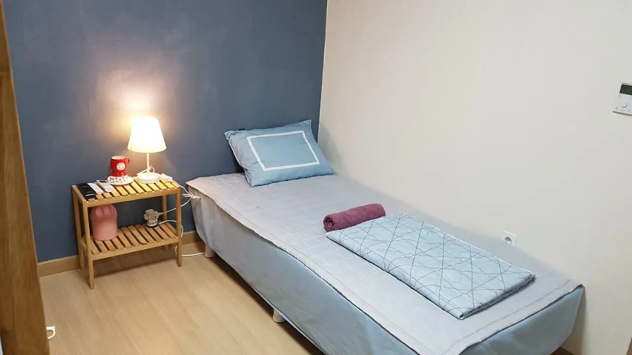 Buzz Guesthouse Inchon